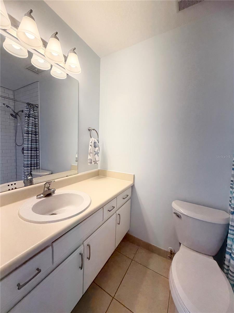 PALM MANOR PH 02 - Residential Lease