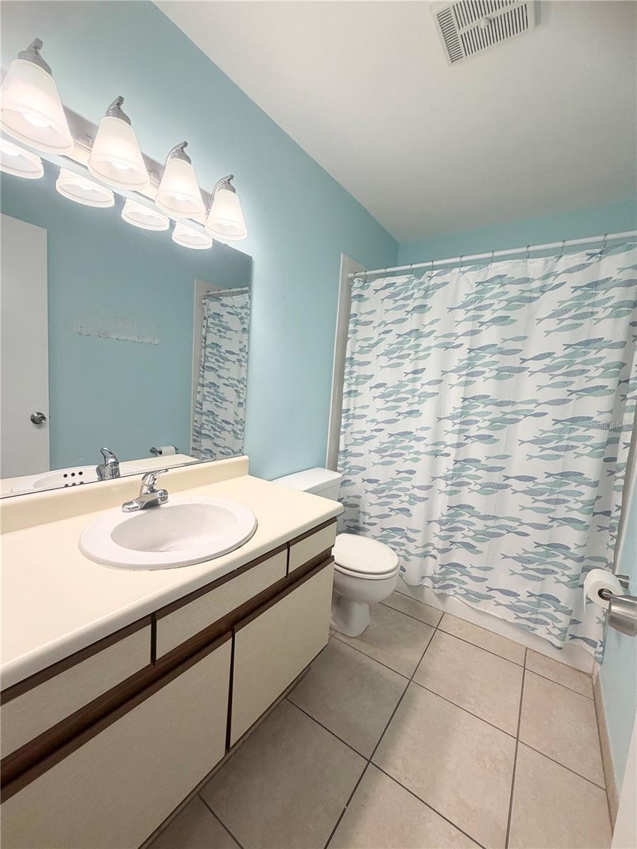 PALM MANOR PH 02 - Residential Lease