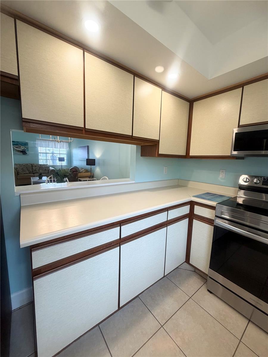 PALM MANOR PH 02 - Residential Lease