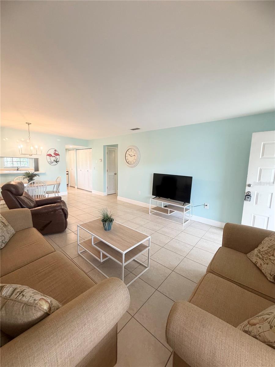 PALM MANOR PH 02 - Residential Lease