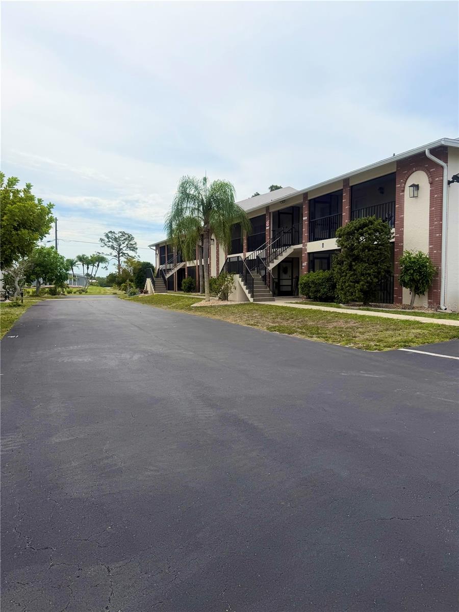 PALM MANOR PH 02 - Residential Lease