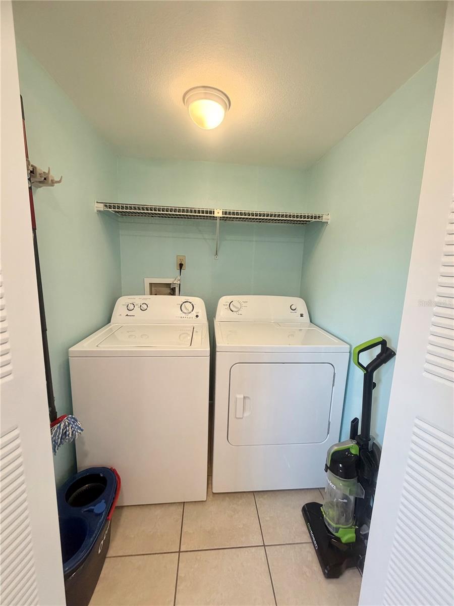 PALM MANOR PH 02 - Residential Lease