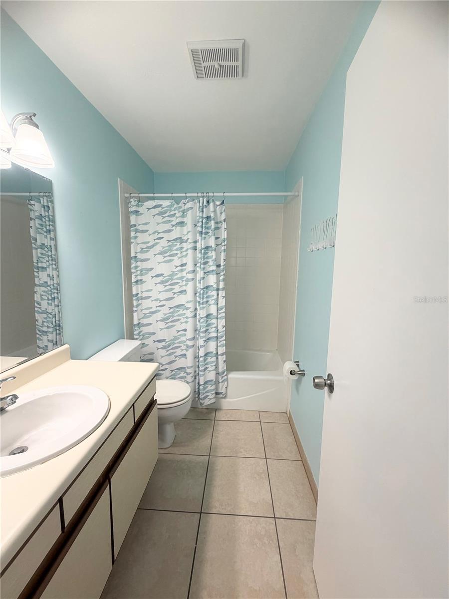 PALM MANOR PH 02 - Residential Lease