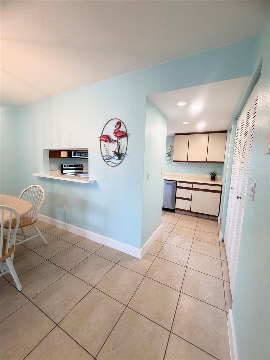 PALM MANOR PH 02 - Residential Lease