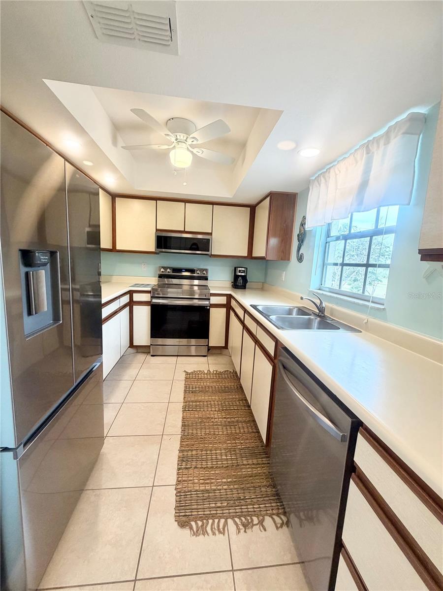 PALM MANOR PH 02 - Residential Lease