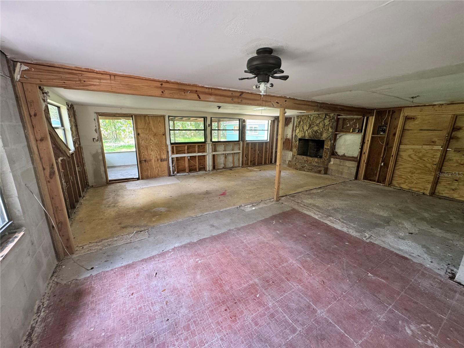LAKE BAYWOOD - Residential