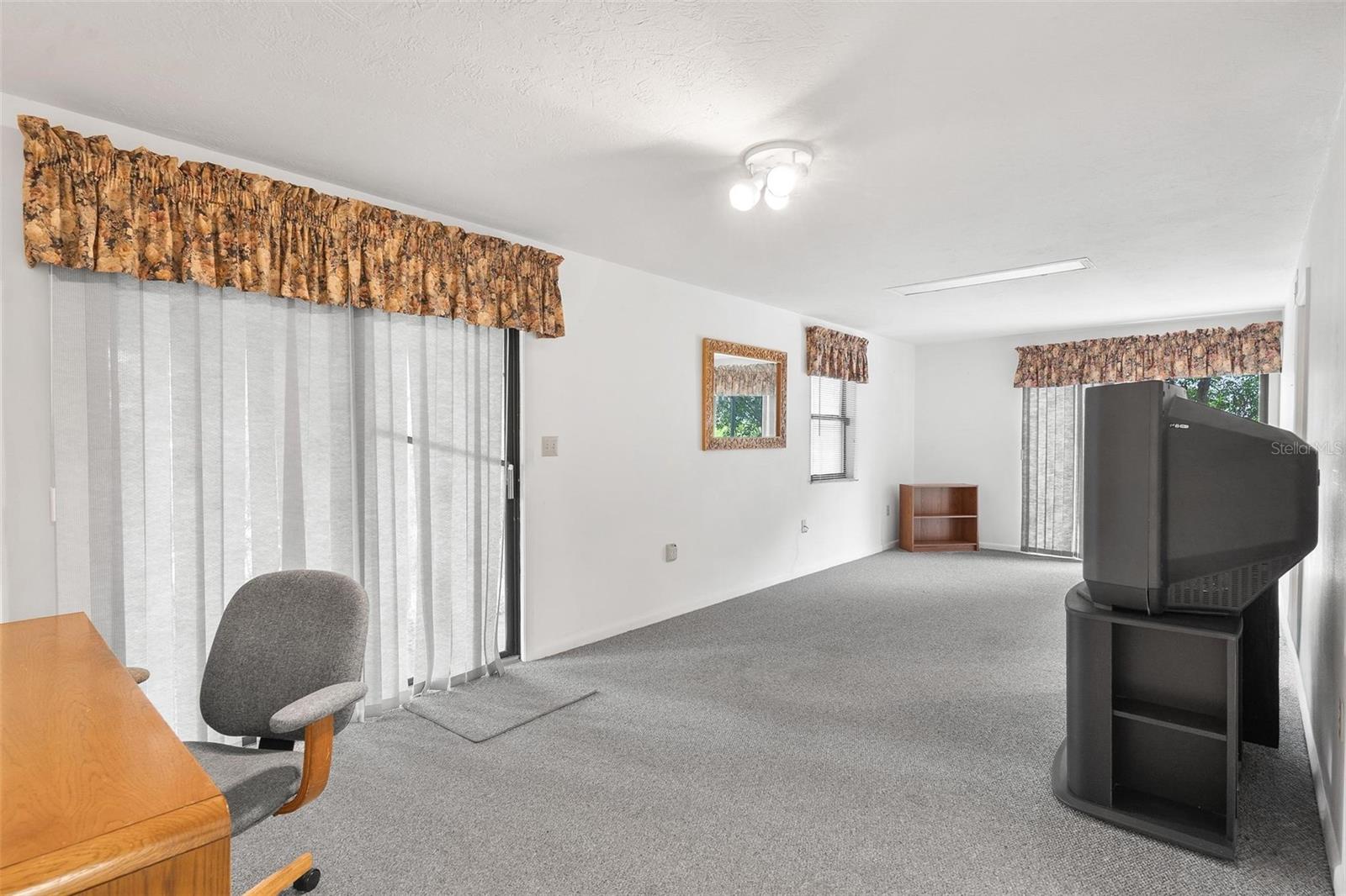 EUSTIS WEST CROOKED LAKE - Residential