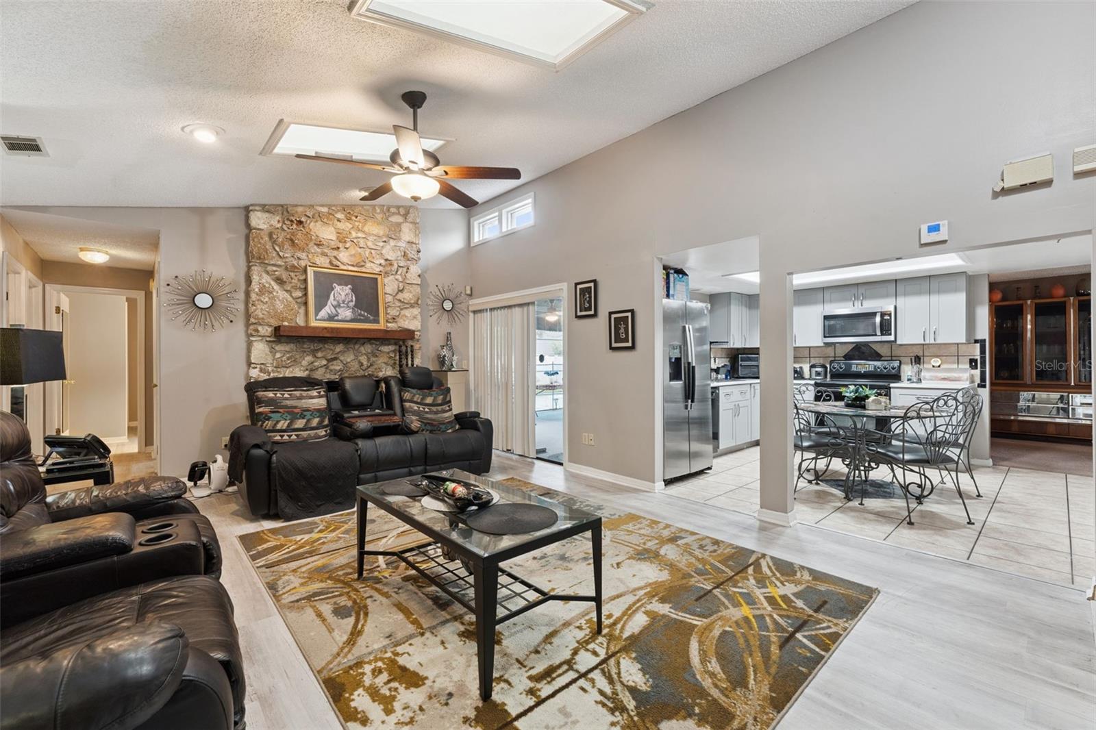 ROSEMONT SEC 11 - Residential
