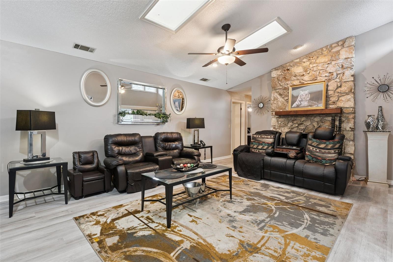 ROSEMONT SEC 11 - Residential
