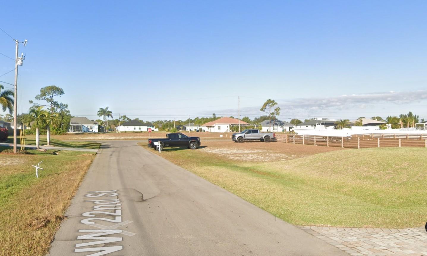 CAPE CORAL - Land