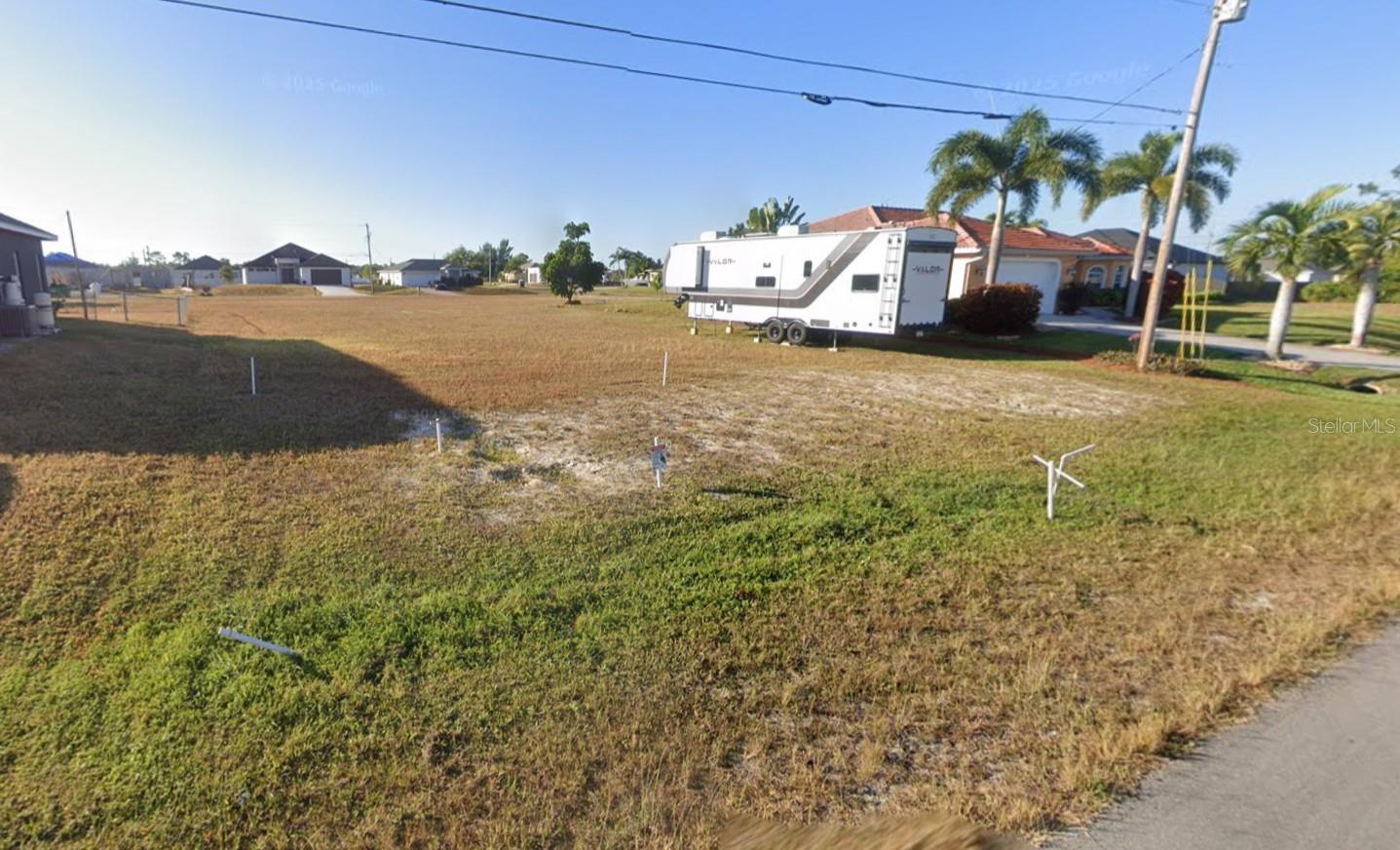 CAPE CORAL - Land