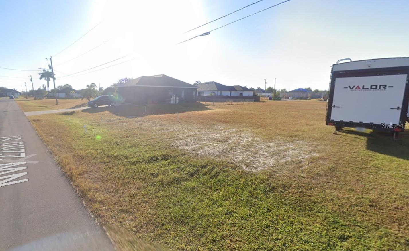 CAPE CORAL - Land
