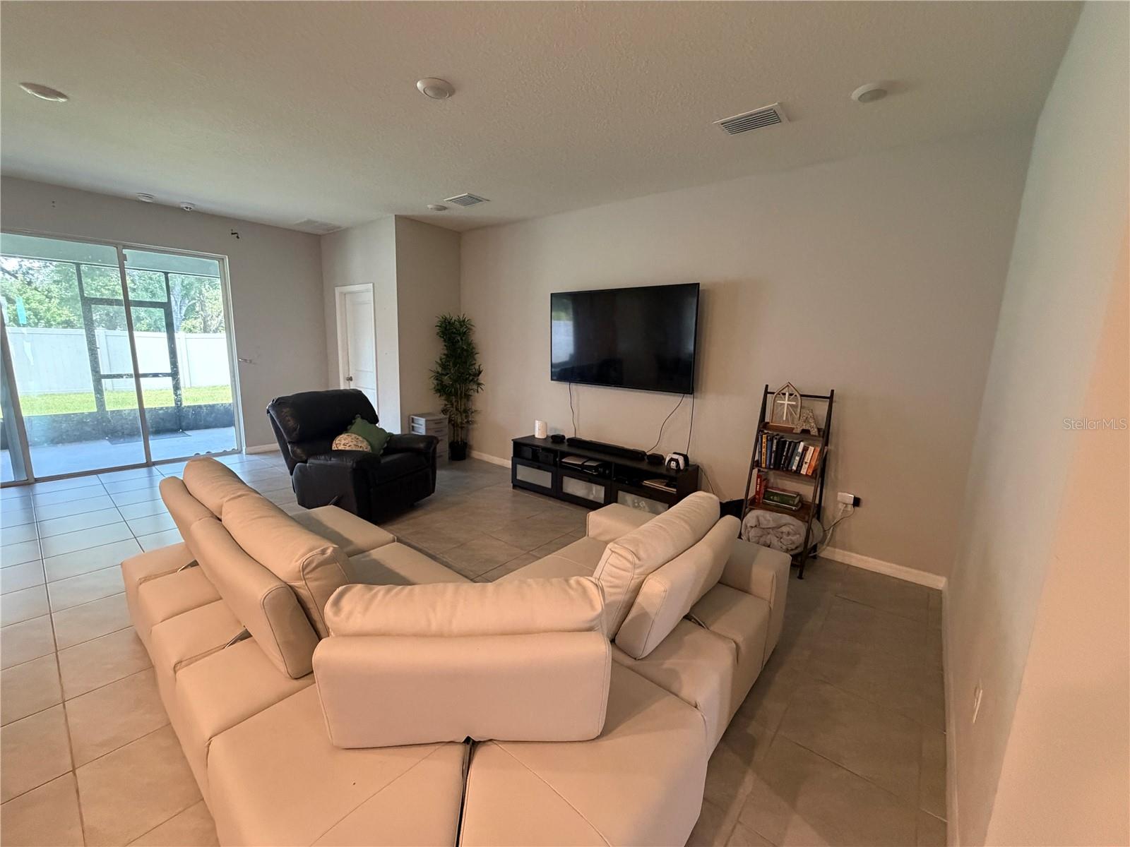 NORTH PARK ISLE PH 1A - Residential Lease