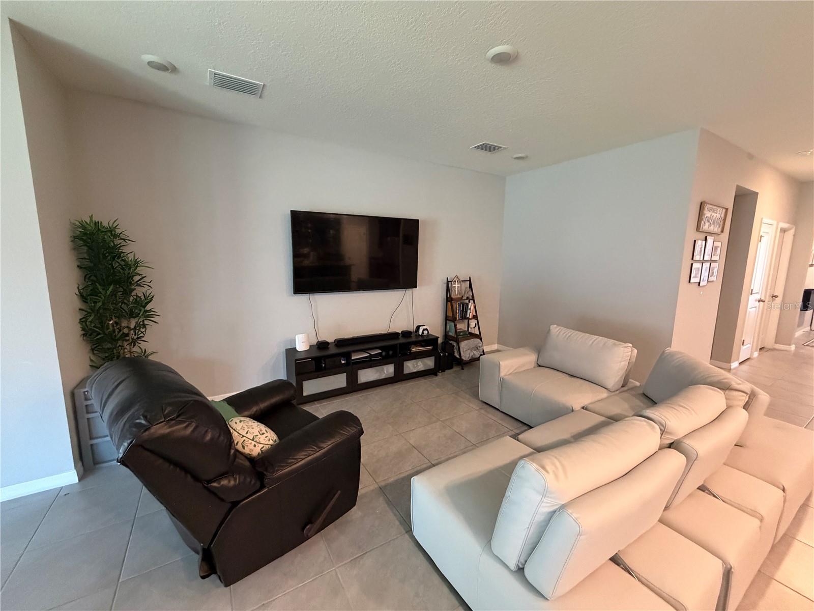 NORTH PARK ISLE PH 1A - Residential Lease