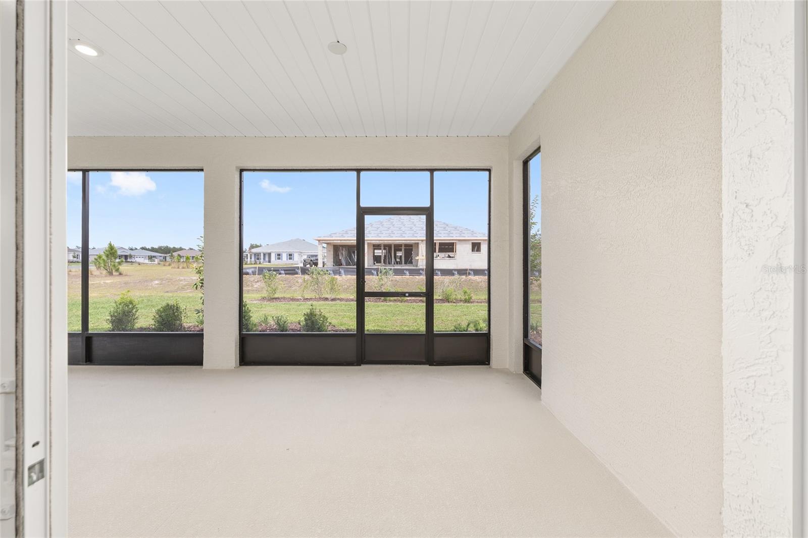 ON TOP OF THE WORLD - Residential