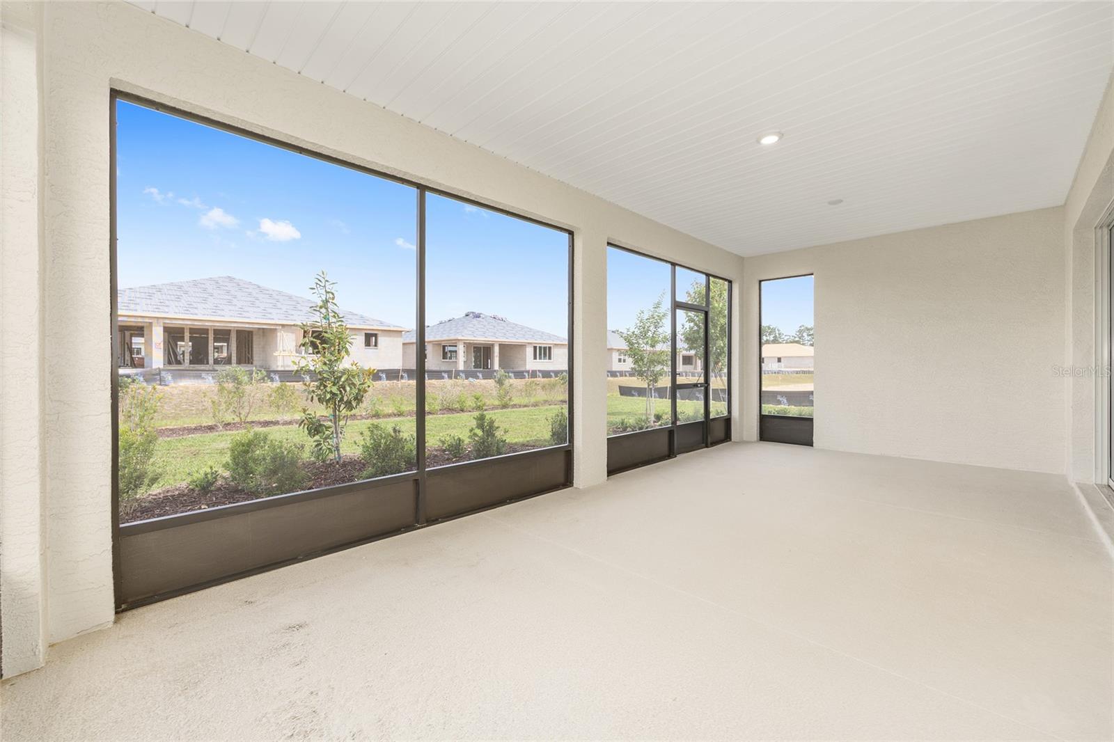 ON TOP OF THE WORLD - Residential