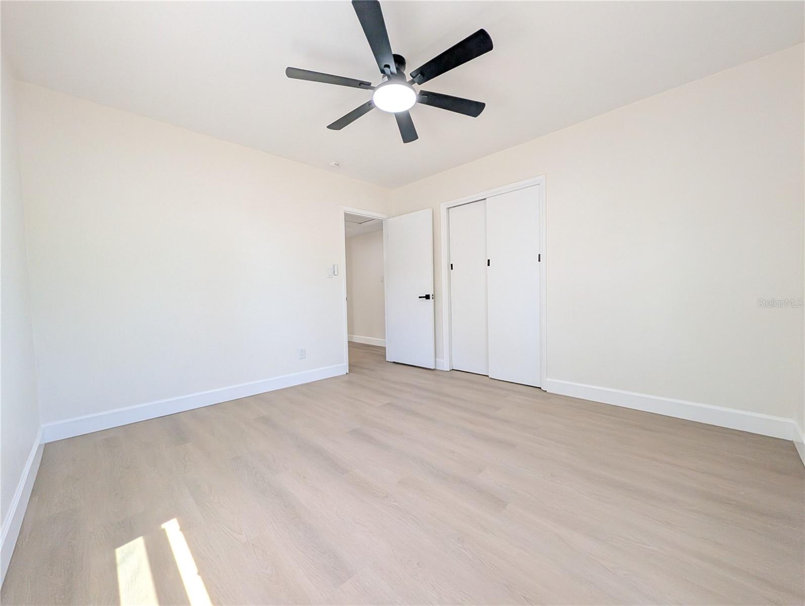 SOUTH SHADOW LAWN - Residential