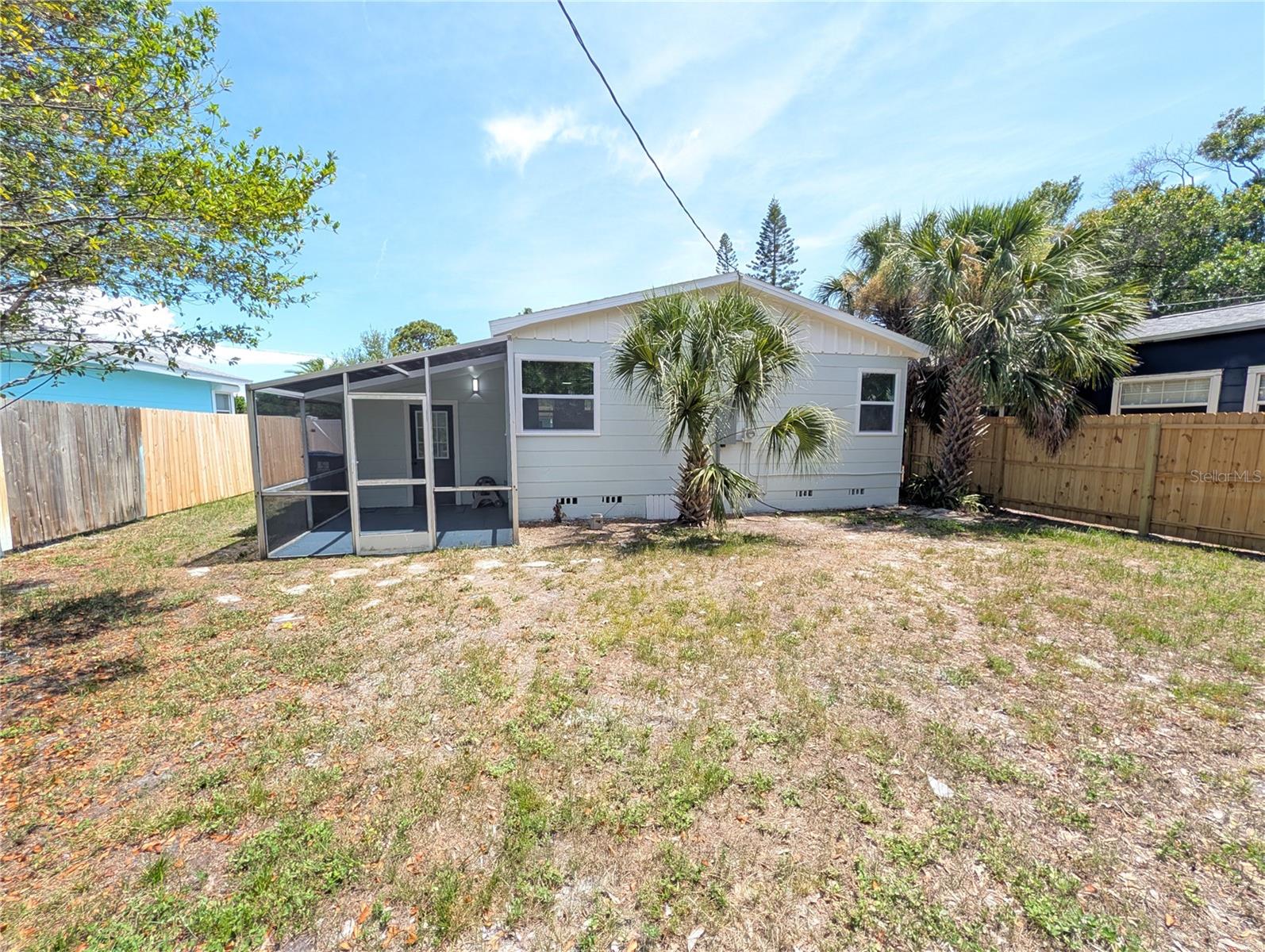 SOUTH SHADOW LAWN - Residential