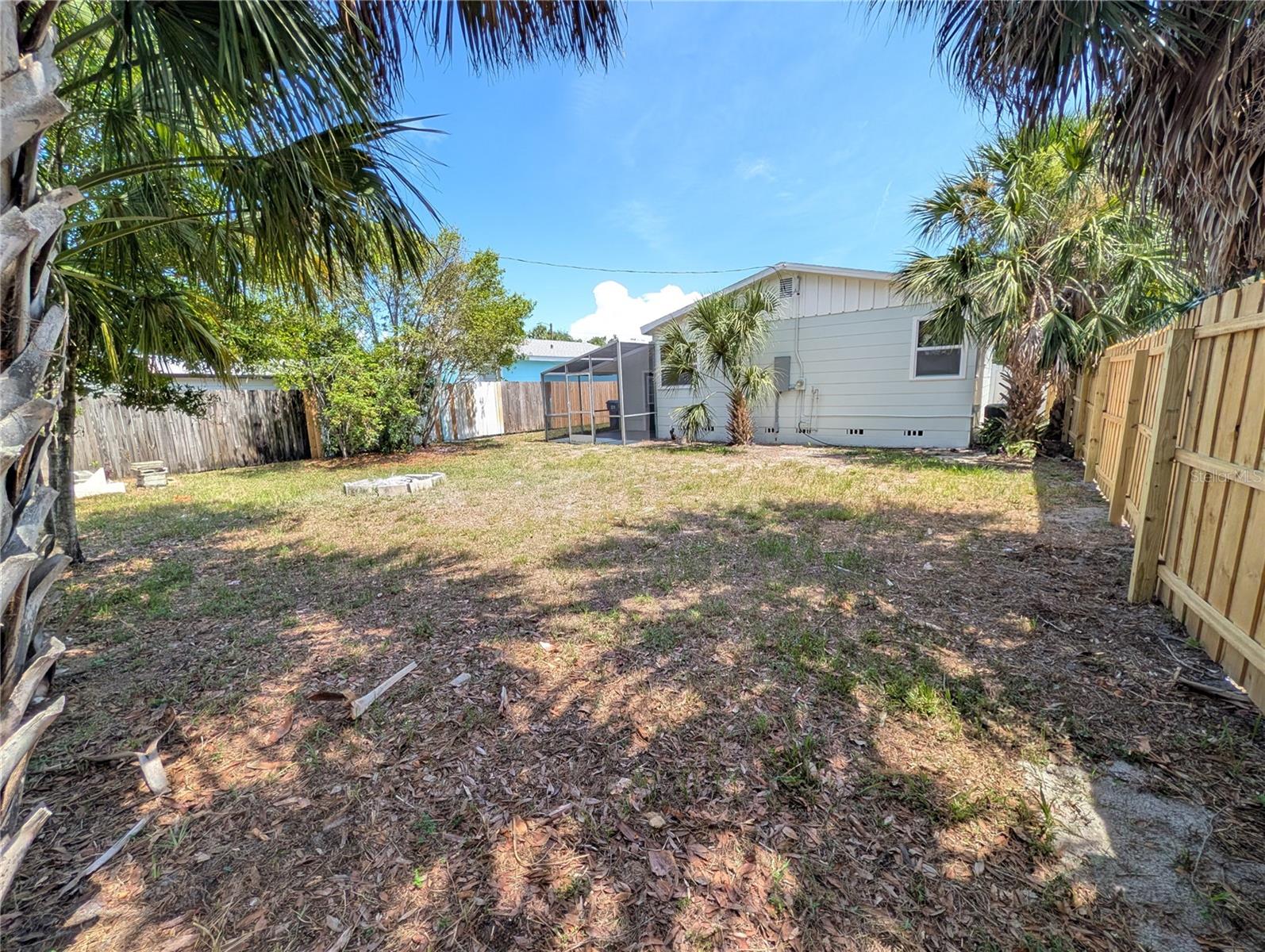 SOUTH SHADOW LAWN - Residential