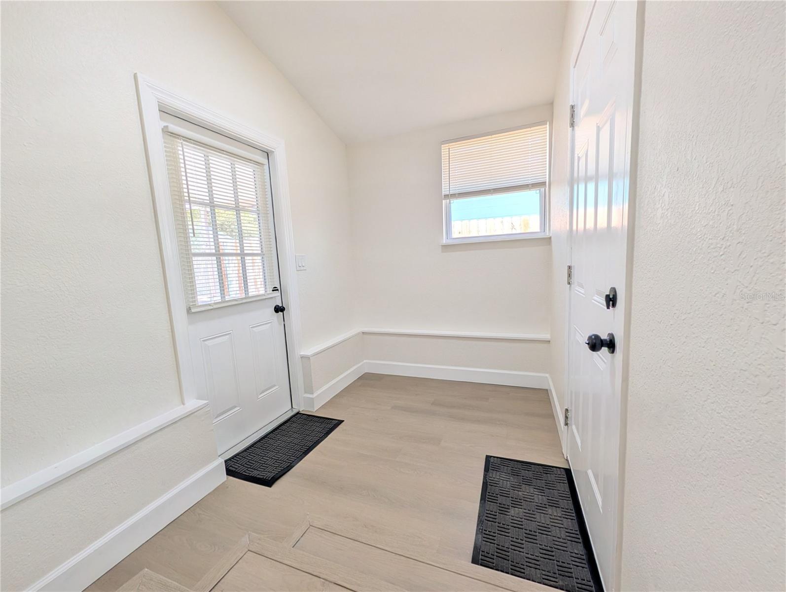 SOUTH SHADOW LAWN - Residential