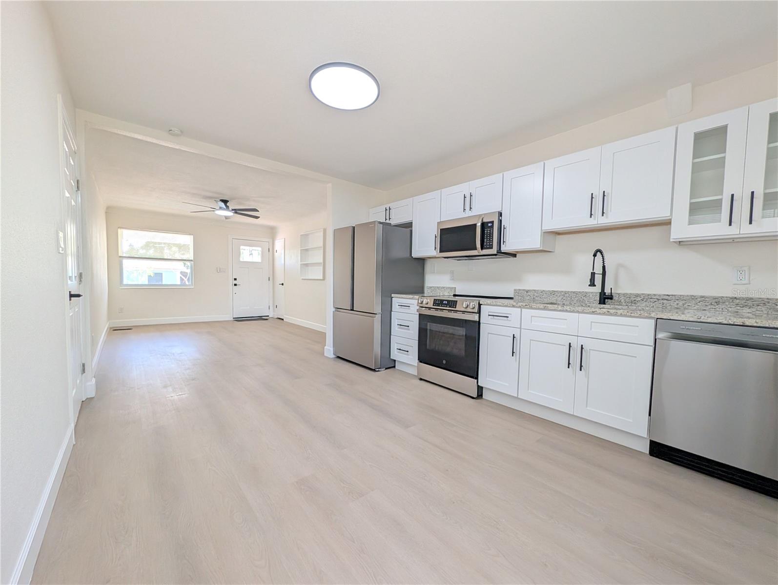 SOUTH SHADOW LAWN - Residential