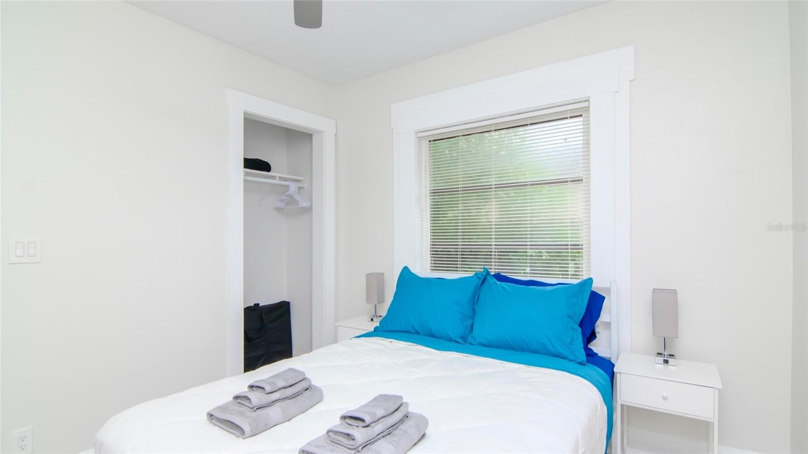HIGHLAND GROVES - Residential Income