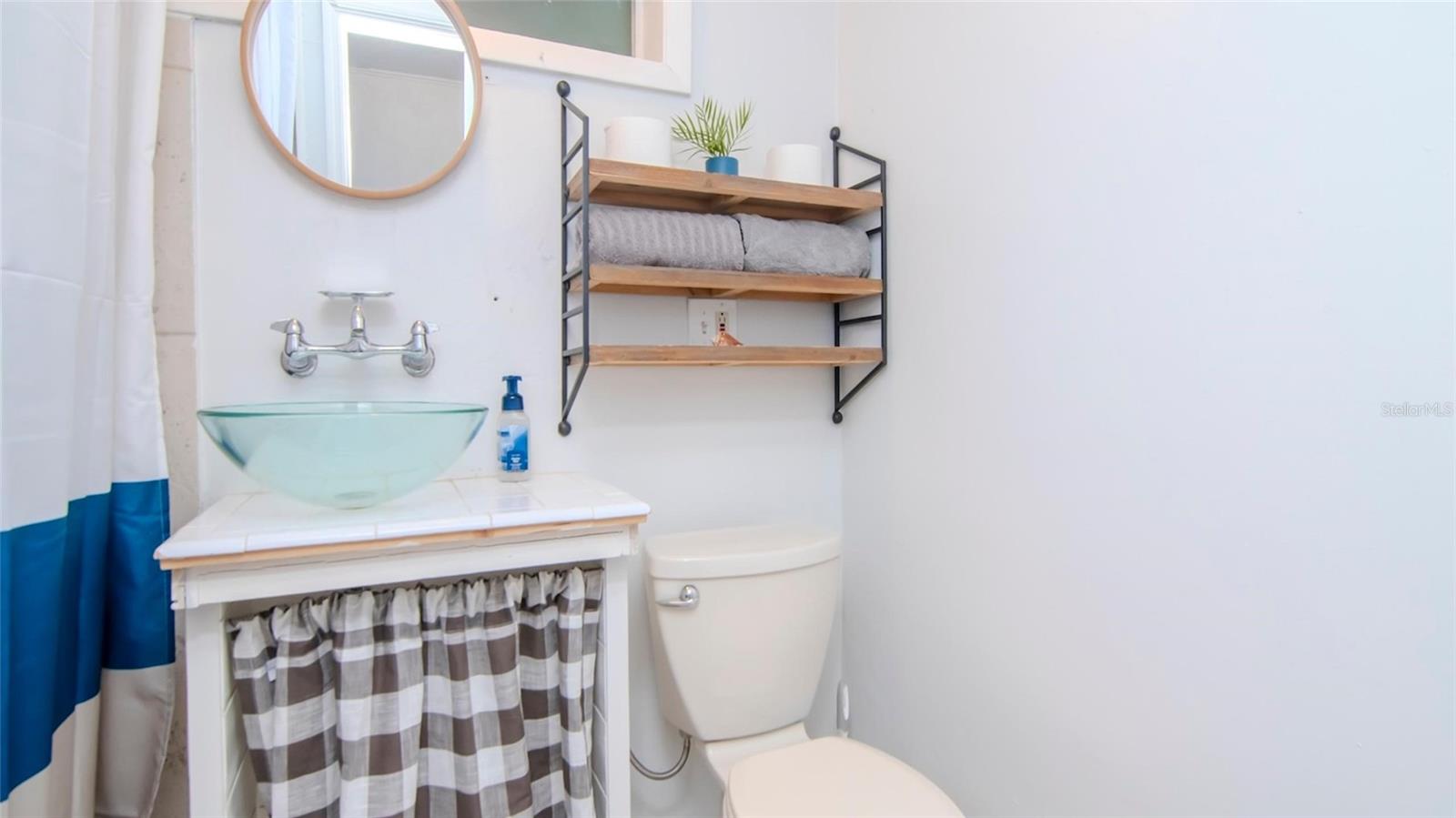 HIGHLAND GROVES - Residential Income