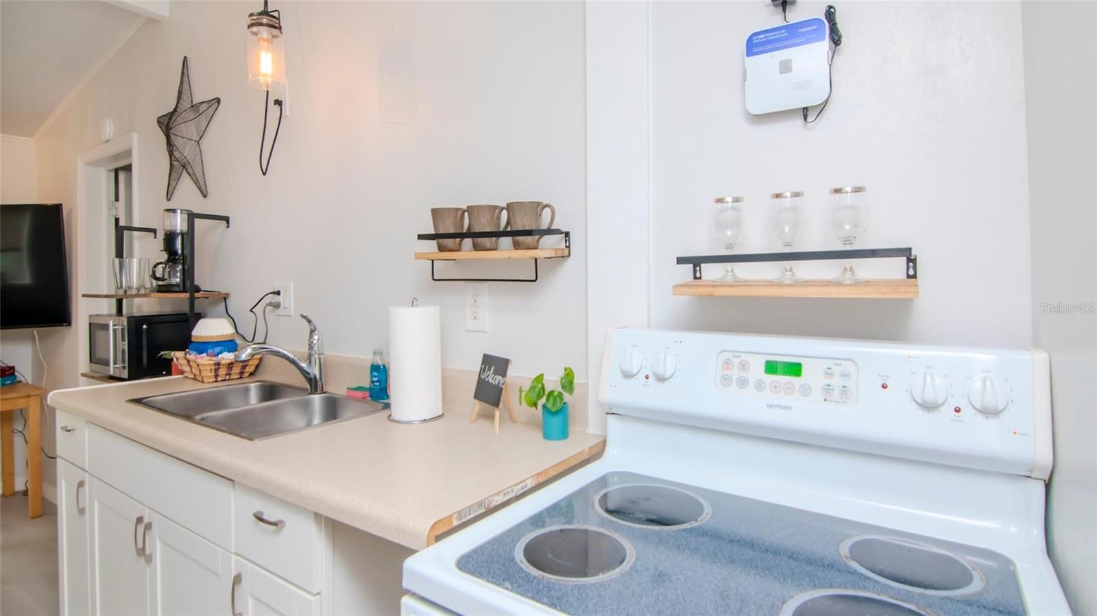 HIGHLAND GROVES - Residential Income