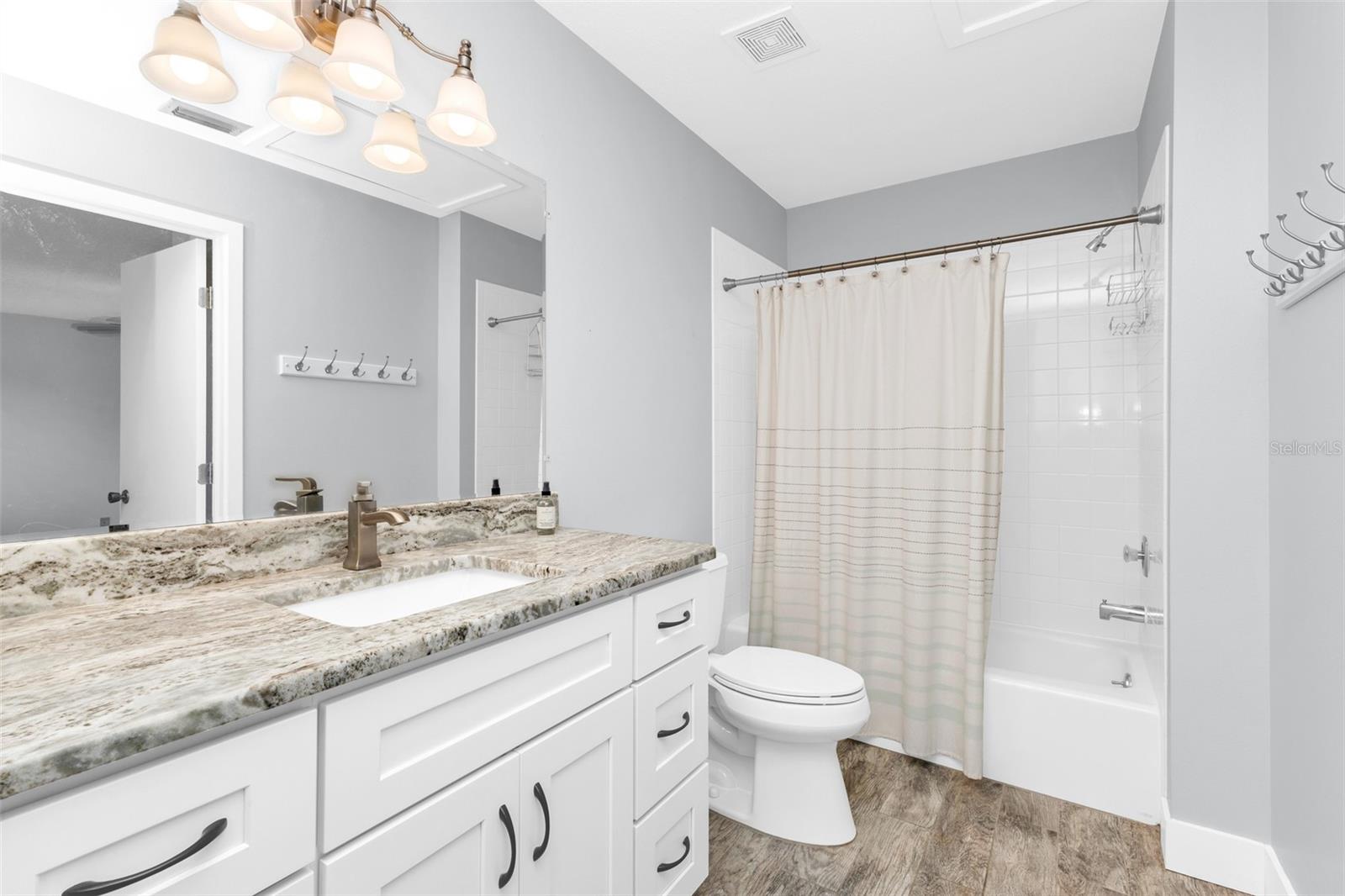WHISPERING PINES CLUB - Residential