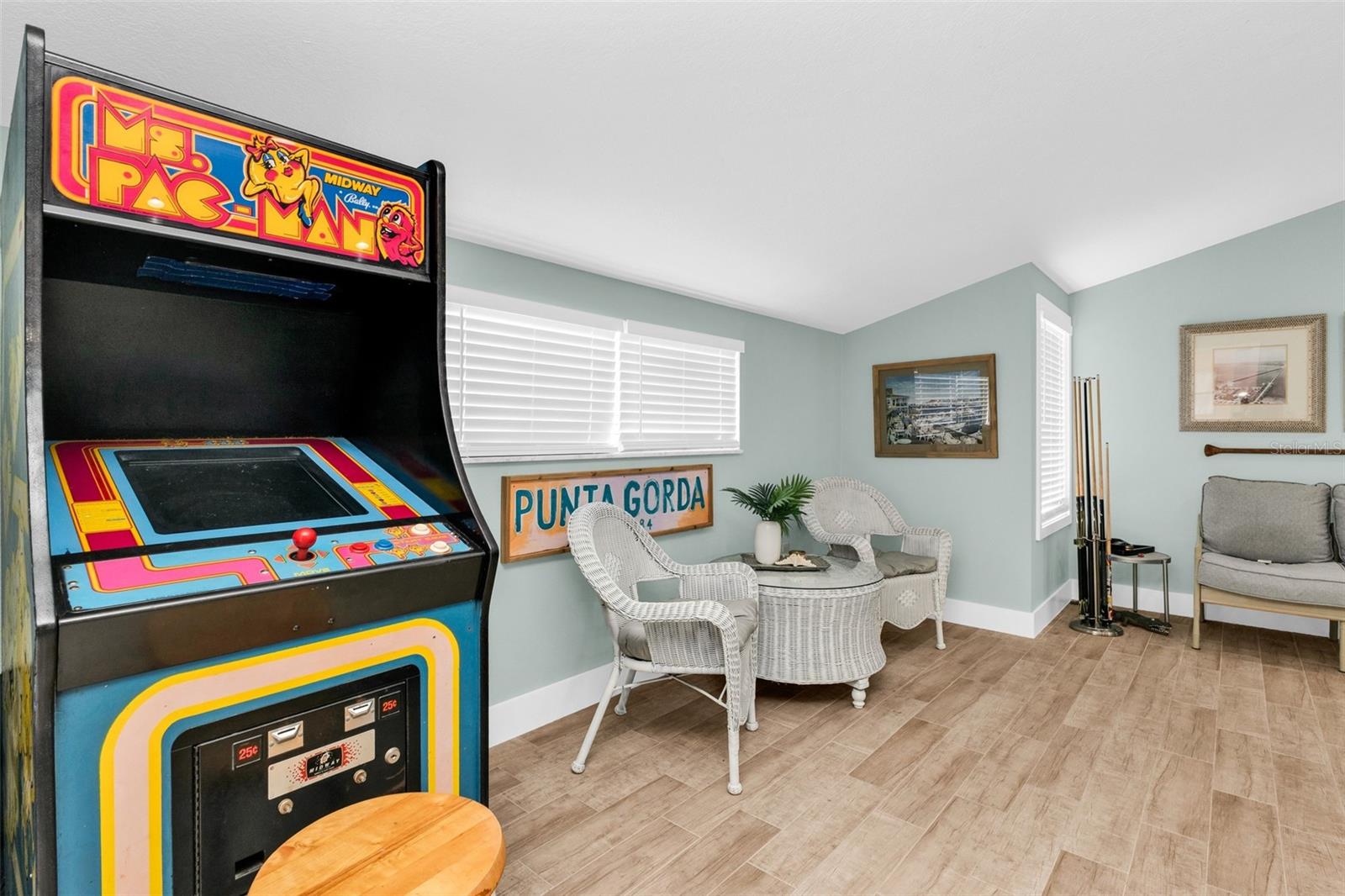 WHISPERING PINES CLUB - Residential