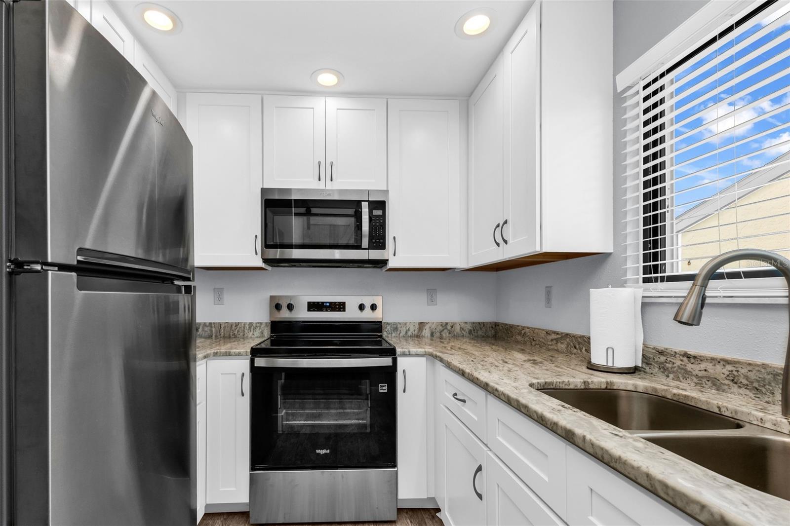 WHISPERING PINES CLUB - Residential