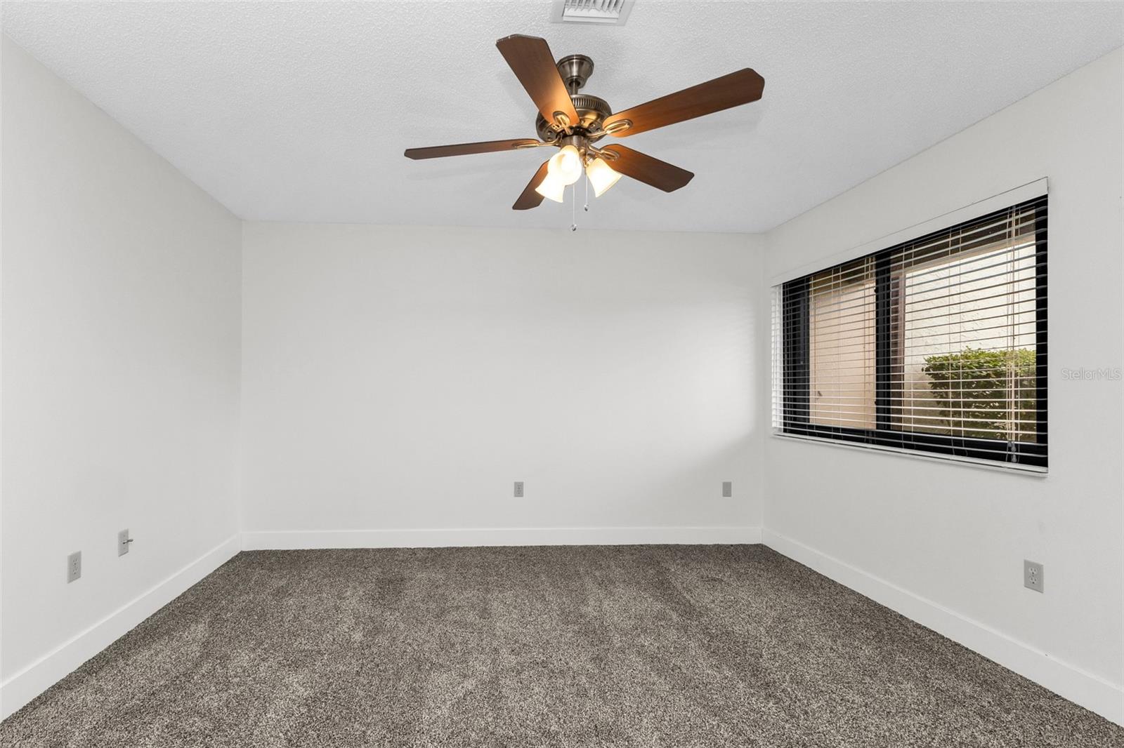 WHISPERING PINES CLUB - Residential