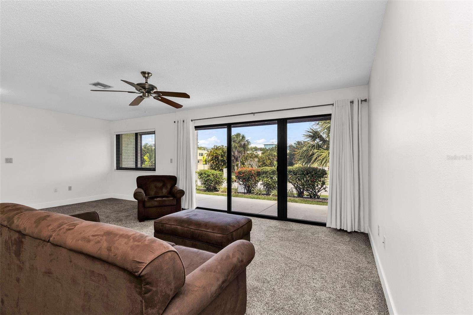 WHISPERING PINES CLUB - Residential