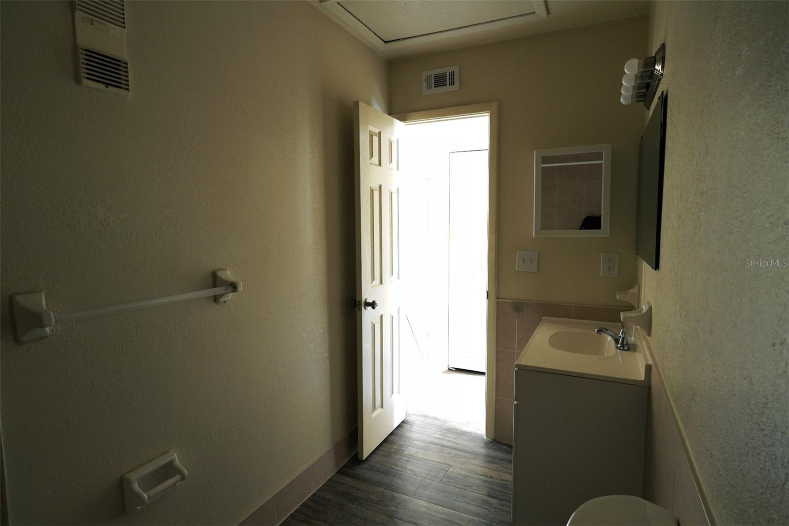 PINELLAS CREST REPLAT - Residential Lease