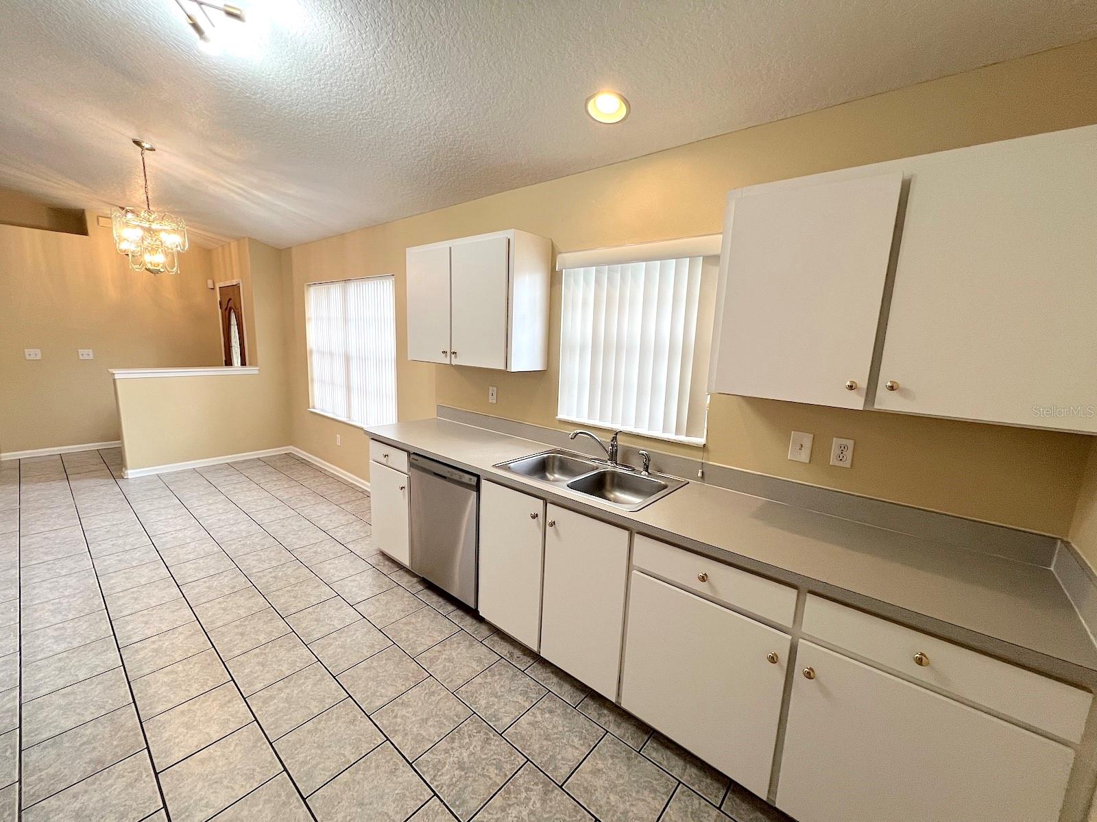 SOUTHWEST QUADRANT PH 01-04 - Residential Lease