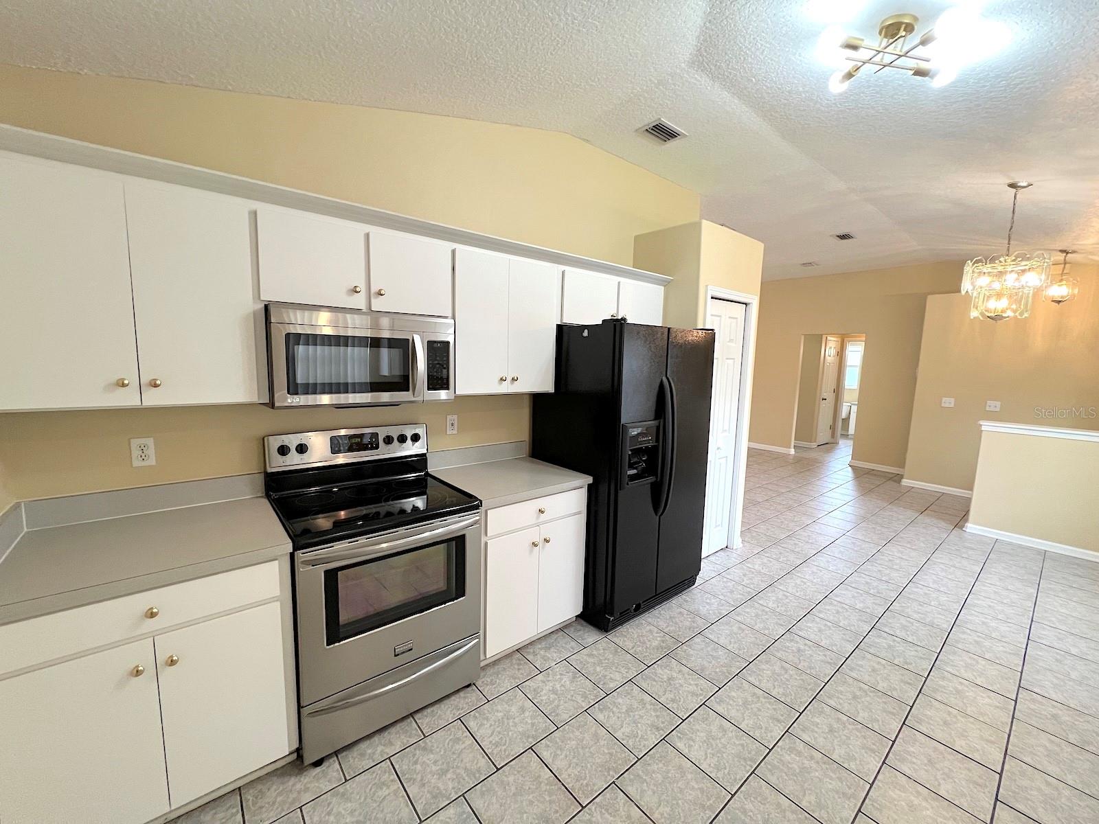 SOUTHWEST QUADRANT PH 01-04 - Residential Lease