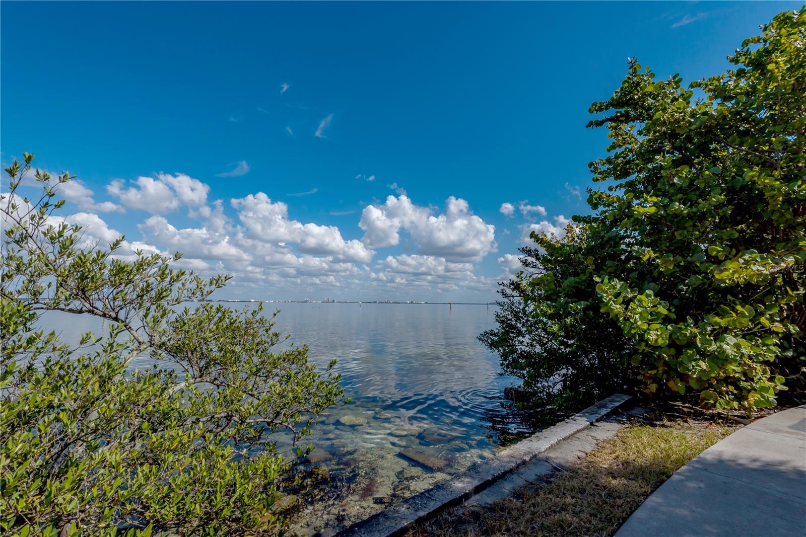 SHELL POINT - Residential