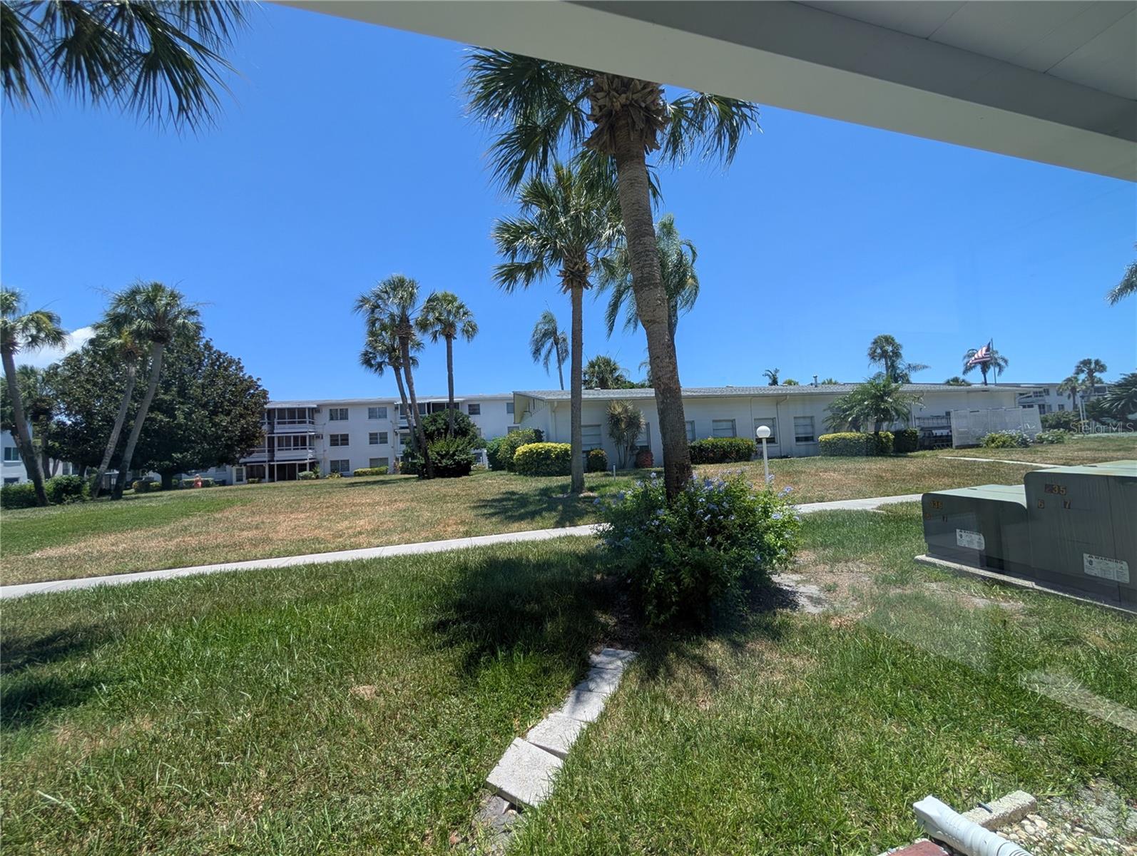 THE THIRD BAYSHORE - Residential