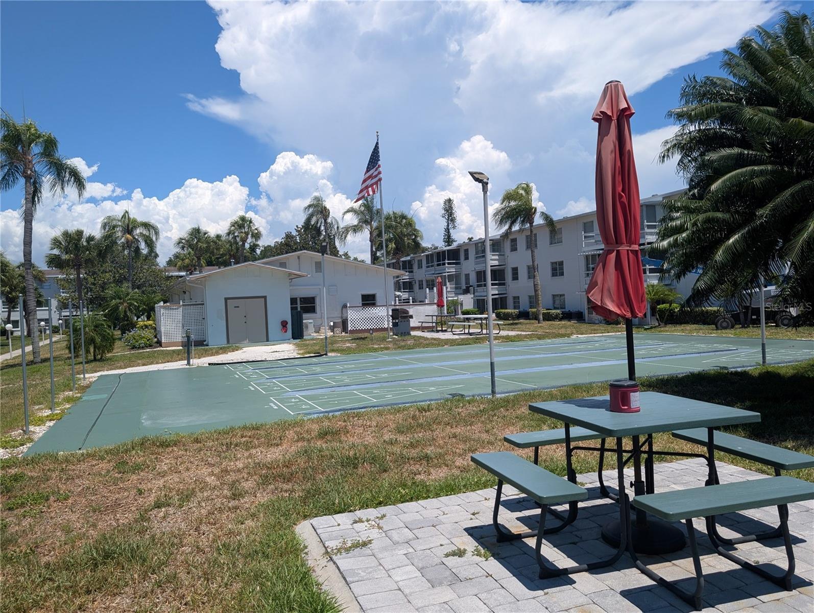 THE THIRD BAYSHORE - Residential