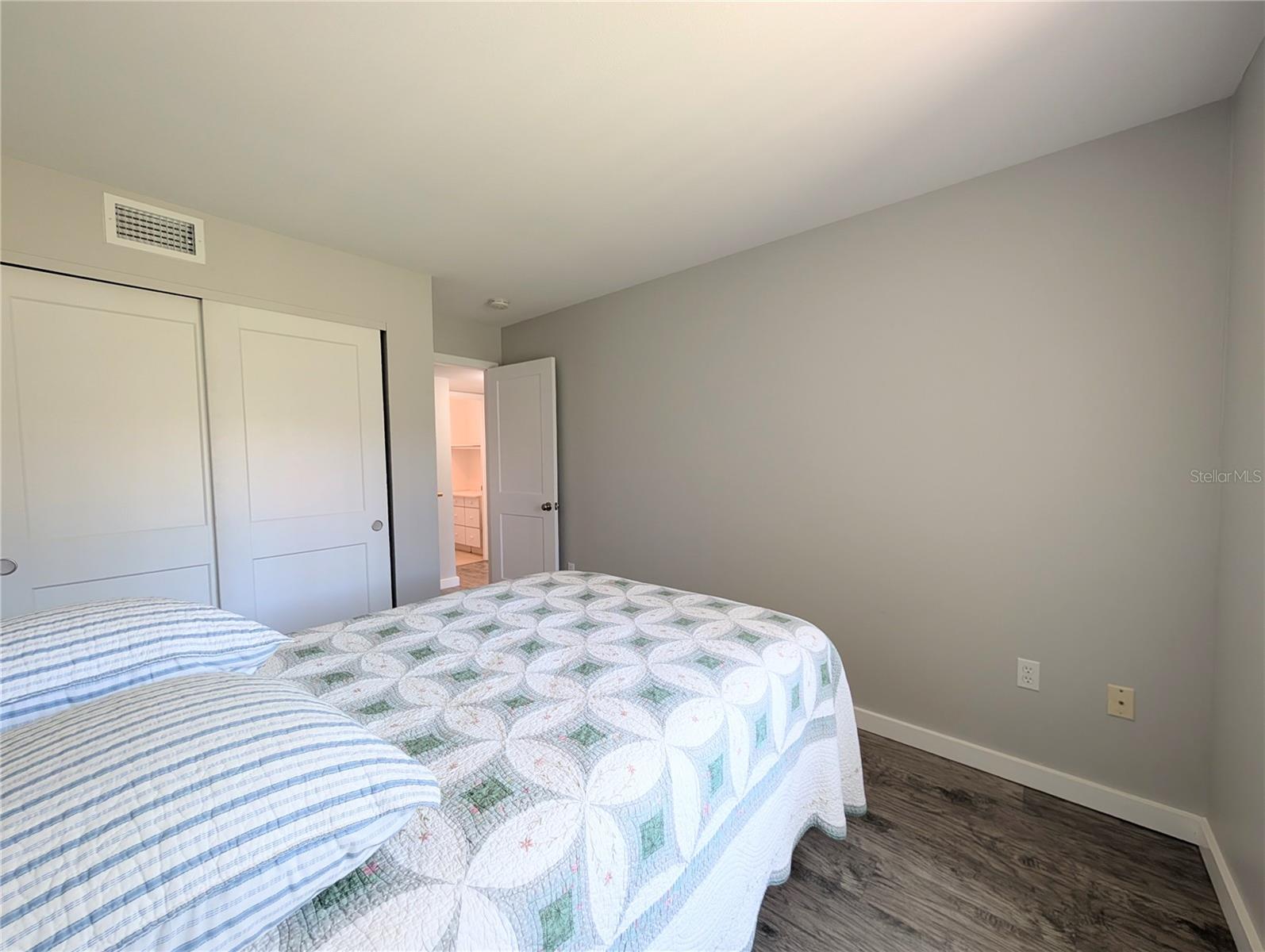 THE THIRD BAYSHORE - Residential