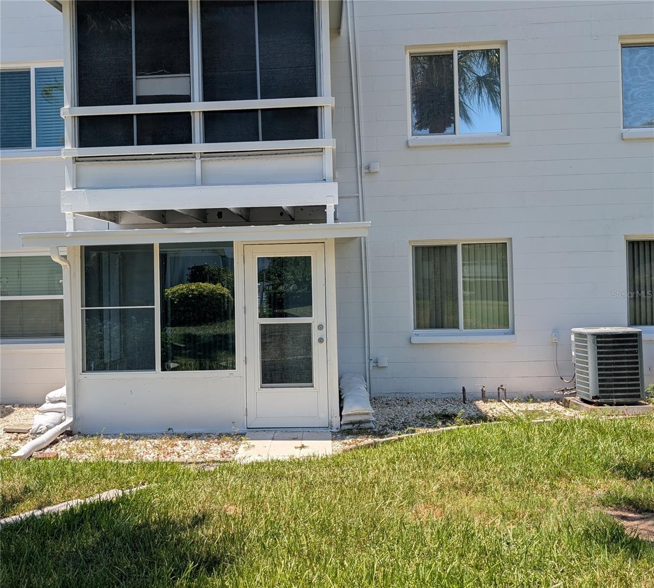 THE THIRD BAYSHORE - Residential