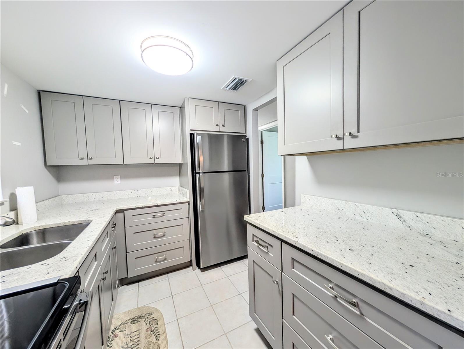 THE THIRD BAYSHORE - Residential