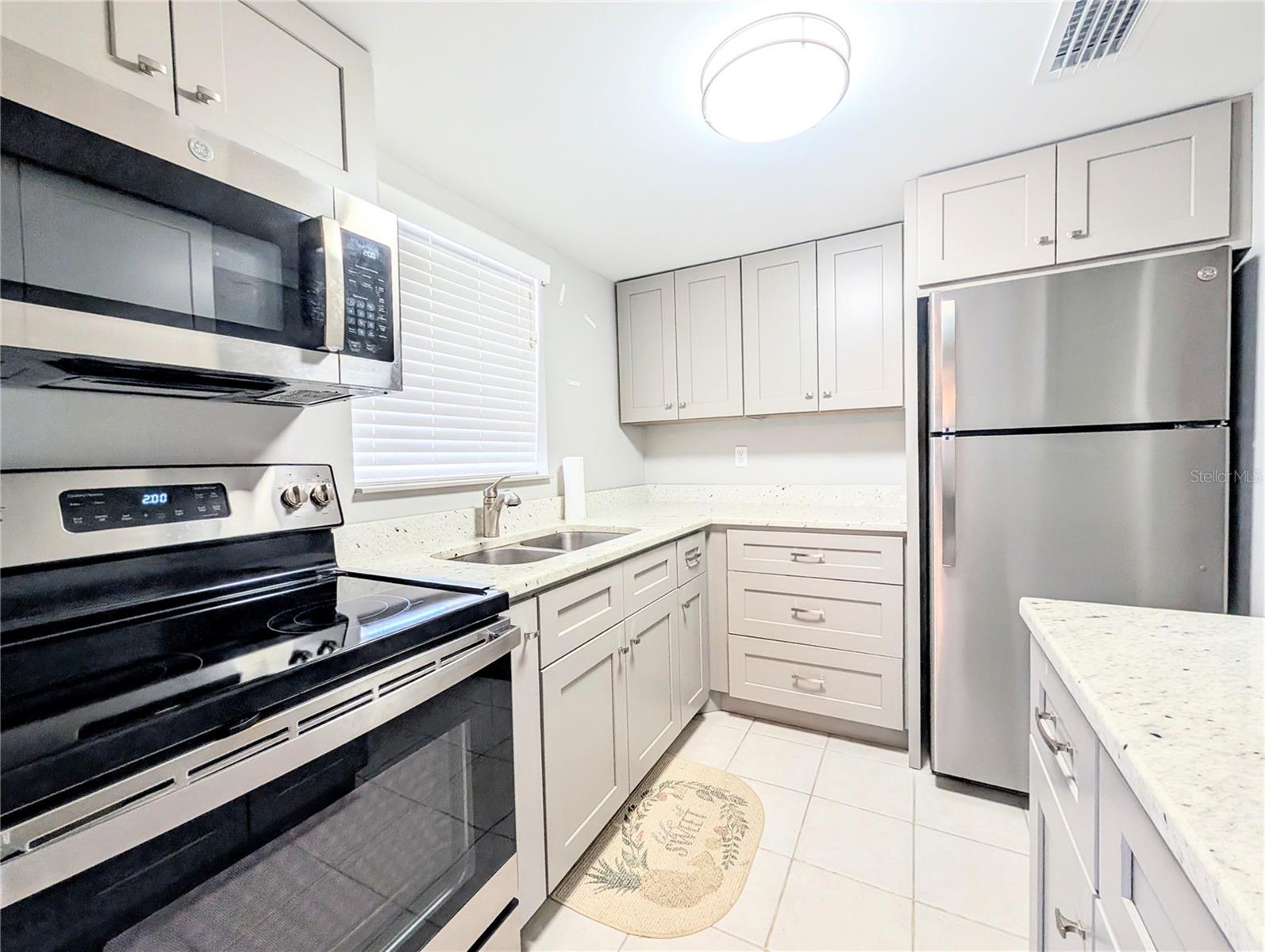 THE THIRD BAYSHORE - Residential