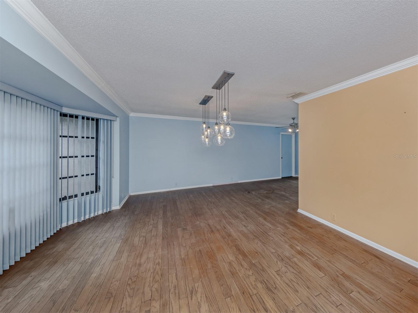WHISPERING WOODS - Residential