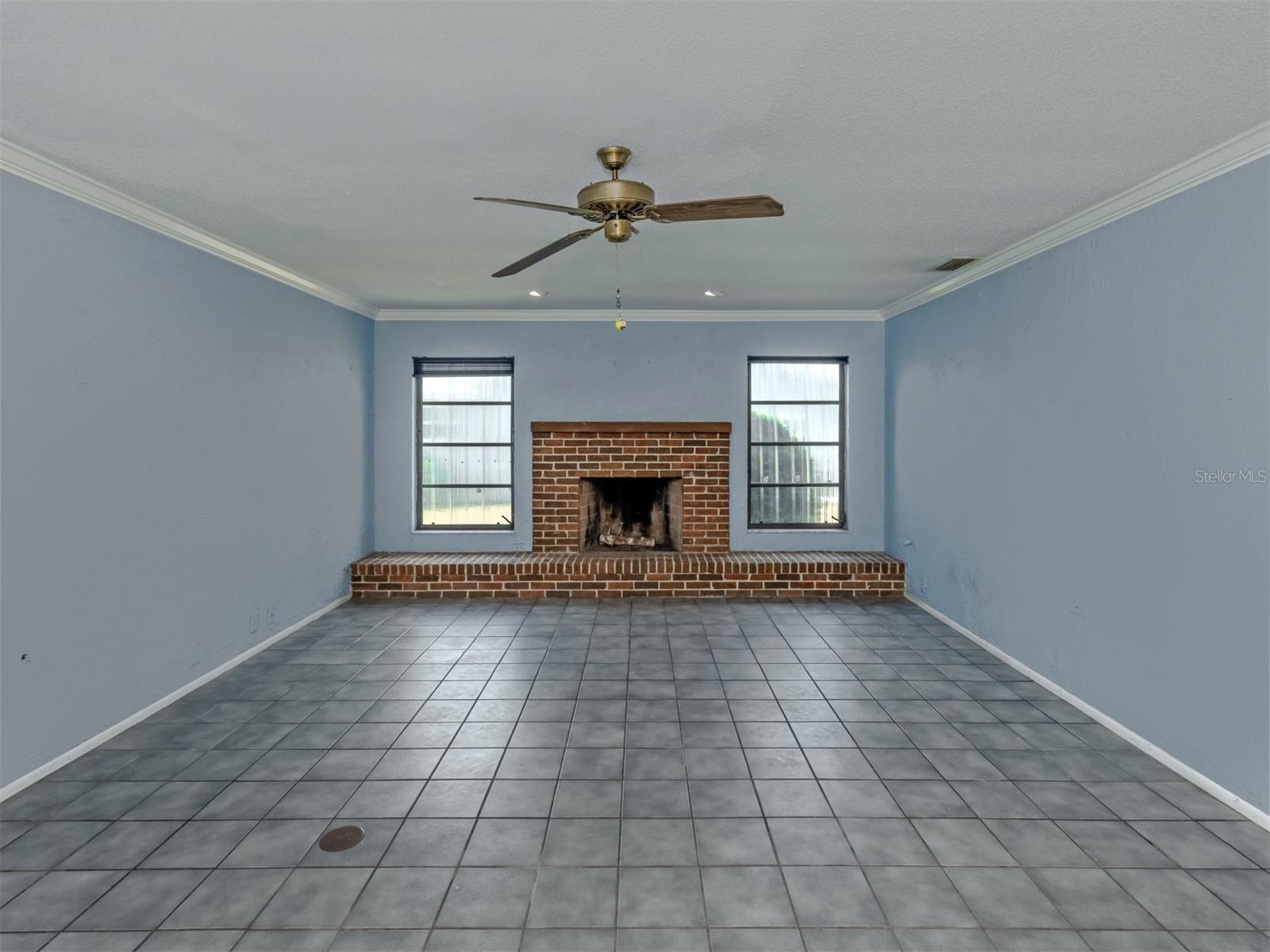WHISPERING WOODS - Residential