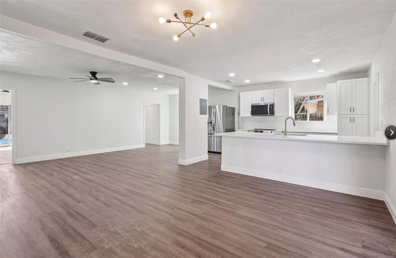 PALM HEIGHTS - Residential Lease