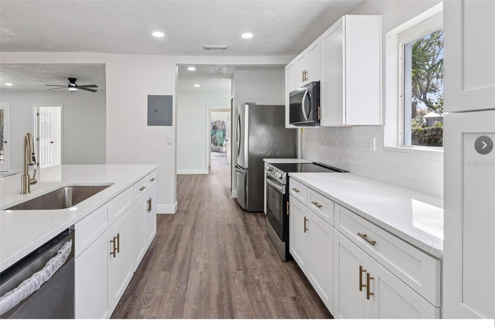 PALM HEIGHTS - Residential Lease