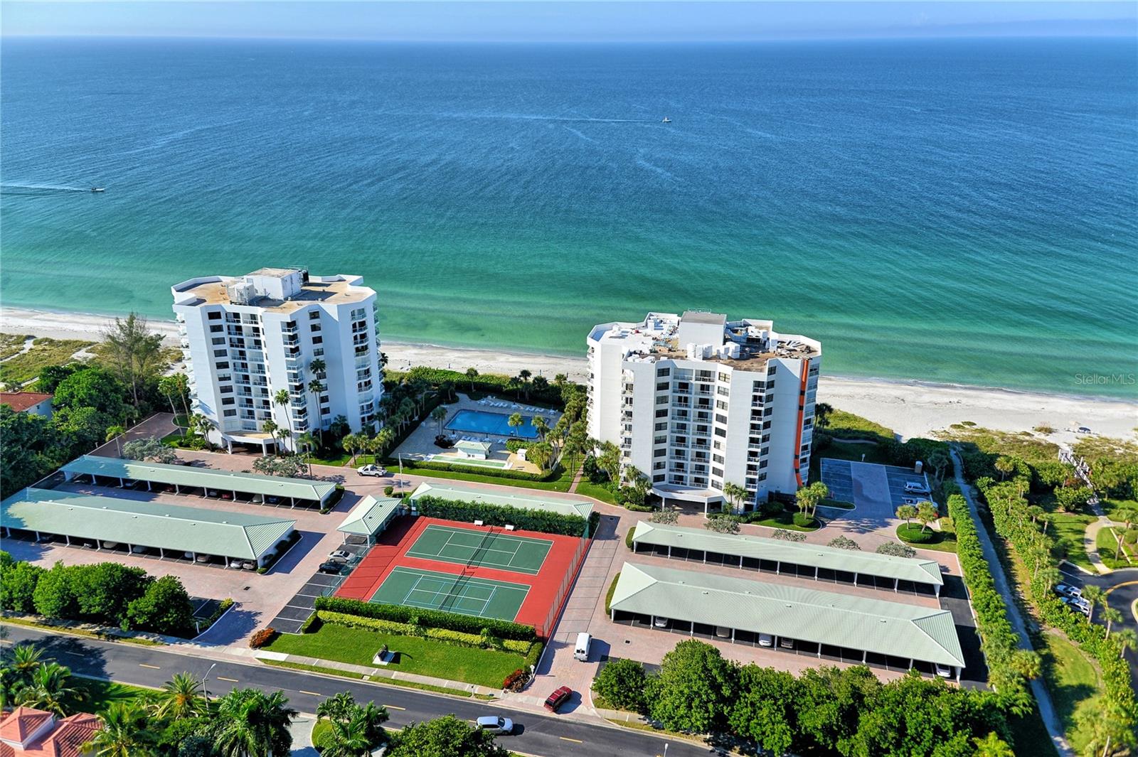 PRIVATEER SOUTH - Residential
