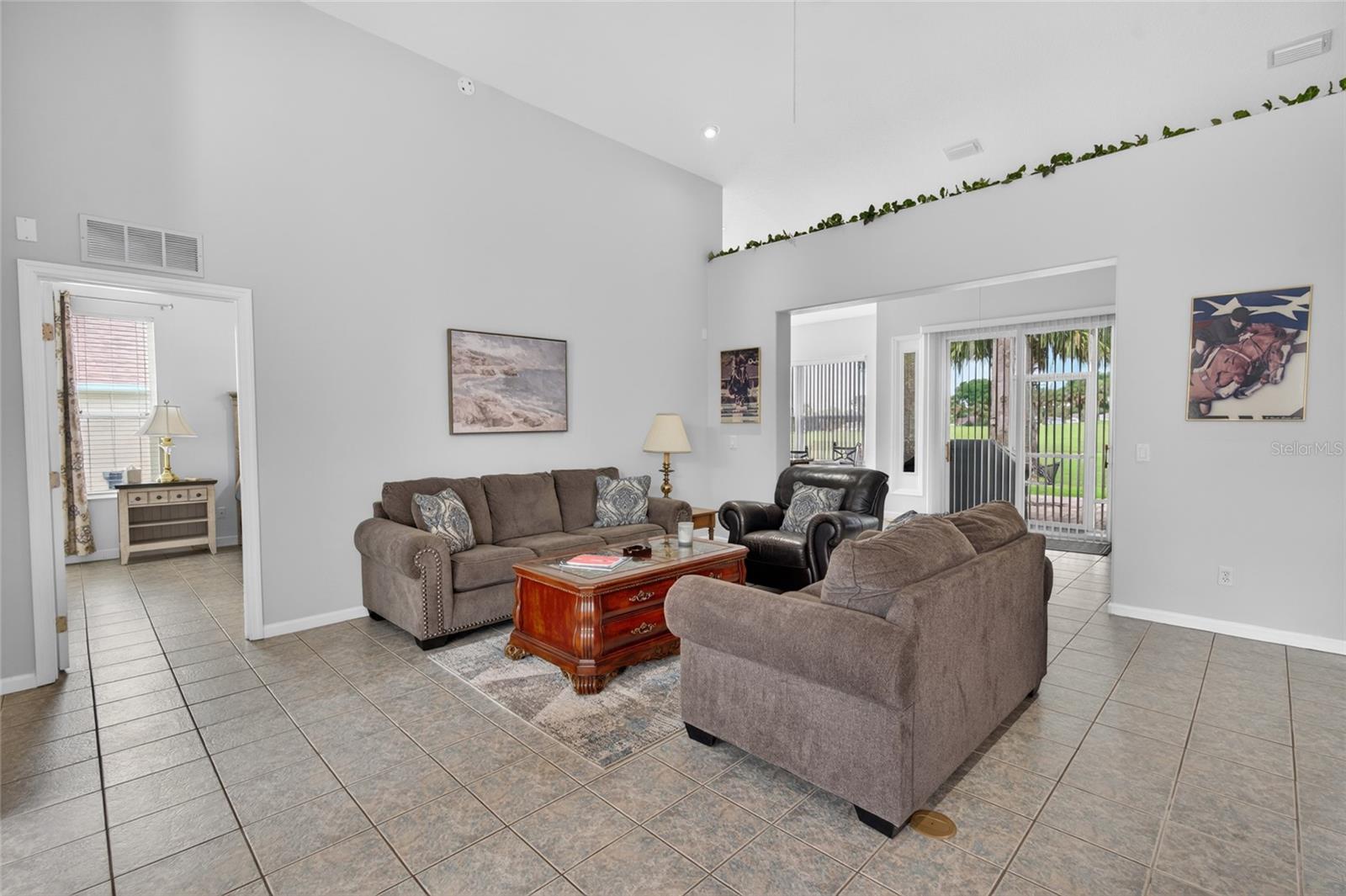 OCALA PALMS UN VI - Residential