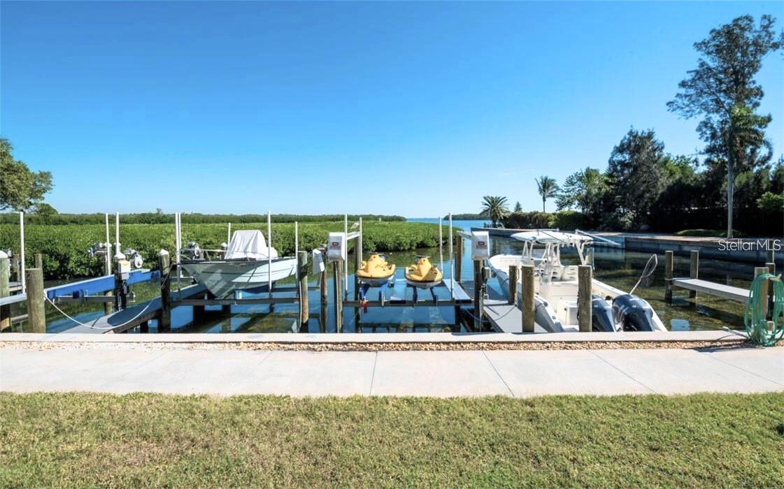 WINDWARD BAY AMD - Residential